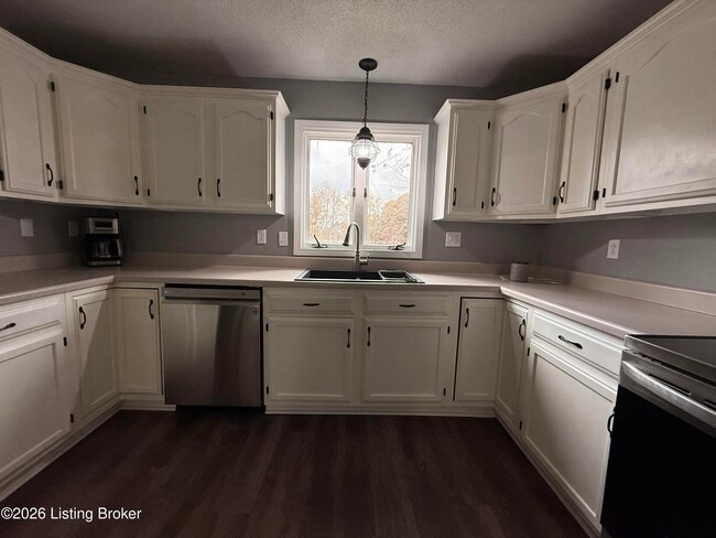 Building Photo - 2009 Sunbeam Rd