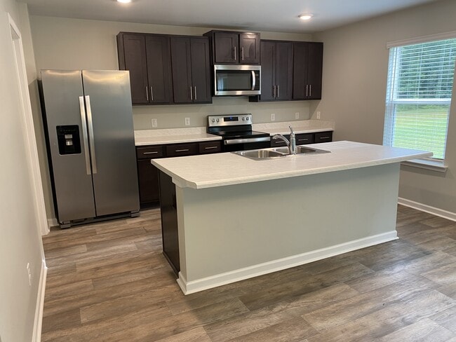 Building Photo - 423 High Ridge Ct