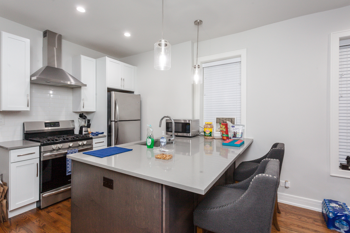 Building Photo - 2045 N Wolcott Ave