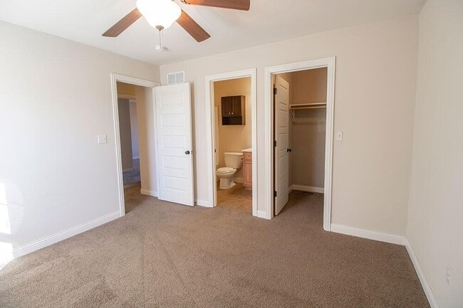 Building Photo - 4718 Dehaven Dr