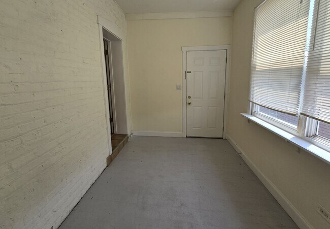 Building Photo - 4926 N Albany Ave