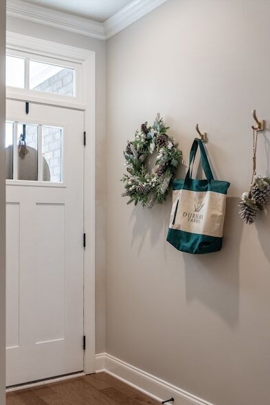 Building Photo - 250 Tanglewood Ln