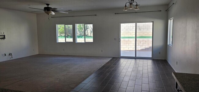 Building Photo - Beautiful Solar Home in Jurupa Valley Available Now!