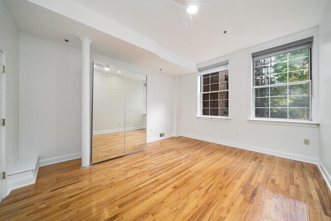 Building Photo - 98 Park Ave