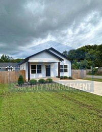 Building Photo - Three bedroom single level home!