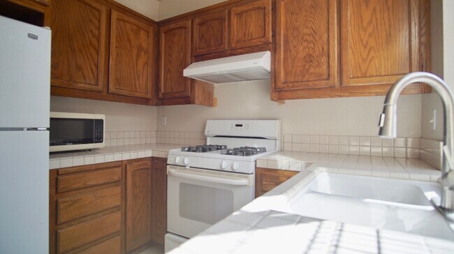 Building Photo - 1323 Chessington Dr