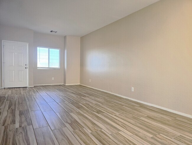 Building Photo - 2300 E Magma Rd