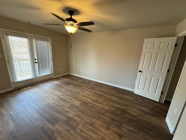 Building Photo - 4 Bedroom/4Bath off Will Hunter Rd. Pre-leasing Now!