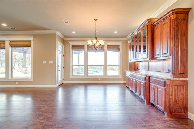 Building Photo - 1600 Oak Ridge Estates