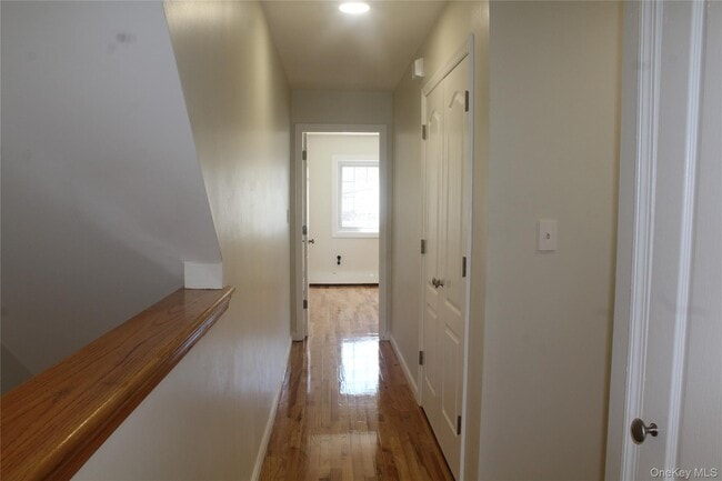 Building Photo - 274 Robinson Ave