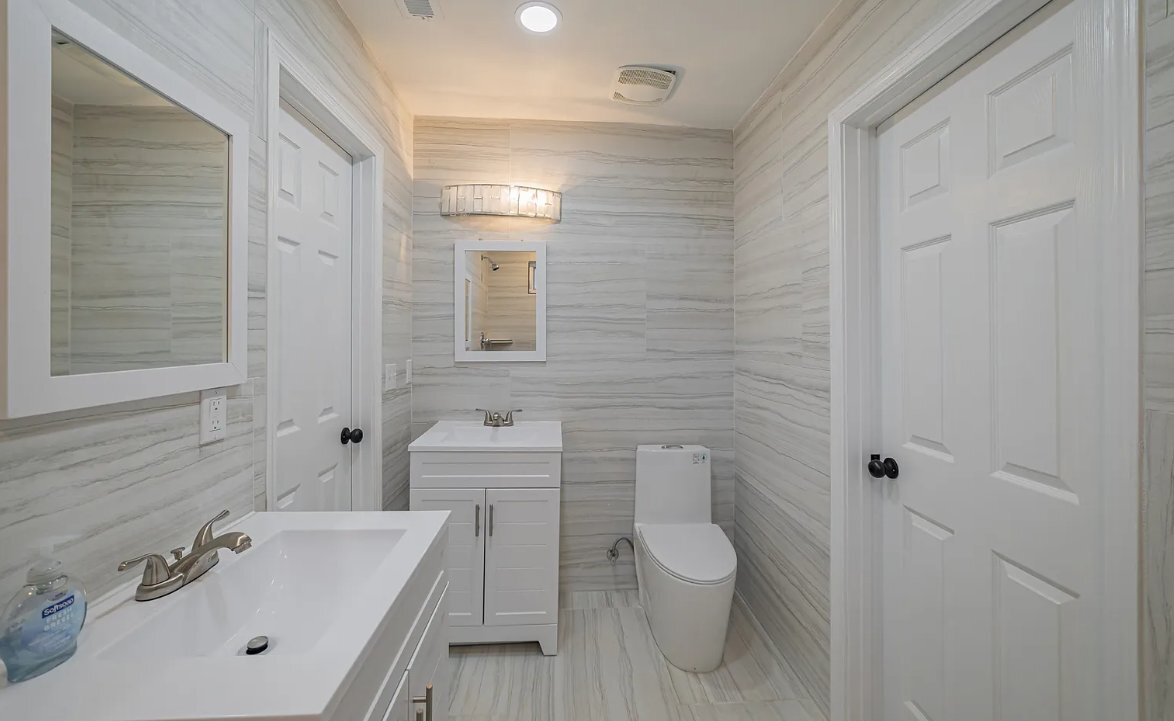 Building Photo - 830 Market St