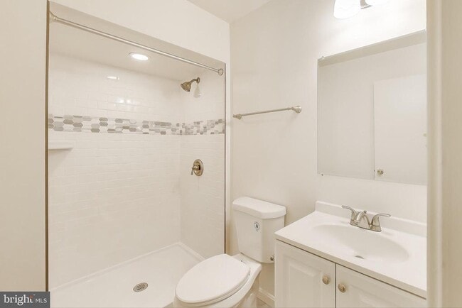 Building Photo - 18 Indian Hills Ct