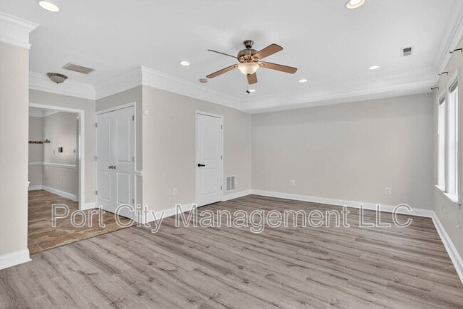 Building Photo - 1125 Race St