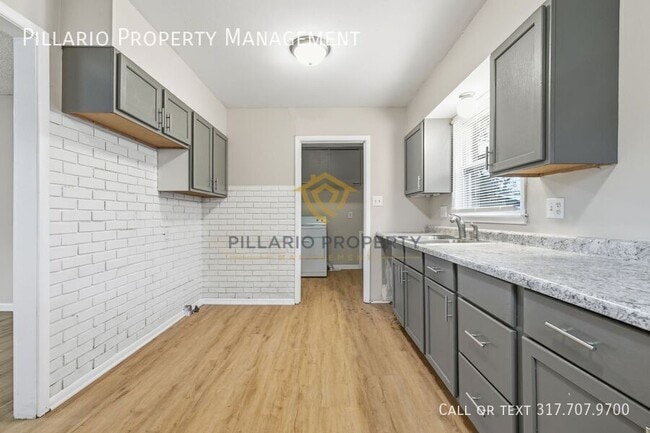 Building Photo - 1652 N Coolidge Ave