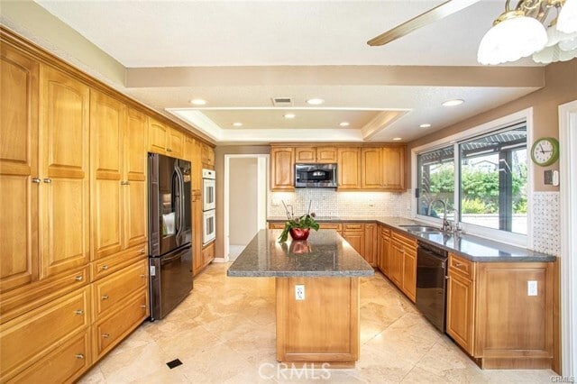Building Photo - 2845 E Featherhill Dr
