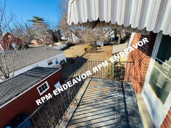 Building Photo - Downtown St. Charles 4BR Home | Walk to Main Street | Garage + Yard