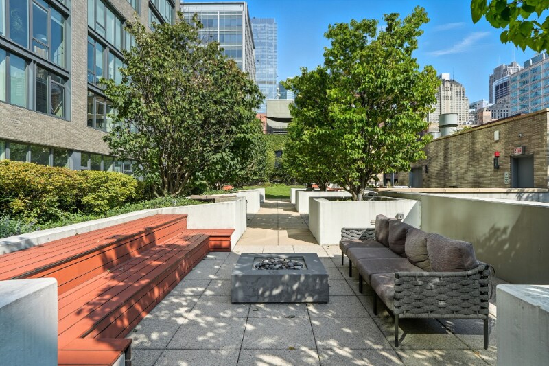 Building Photo - 165 W Couch Pl