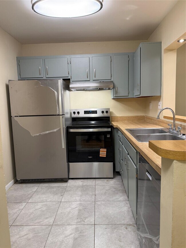 Building Photo - 4273 NW 89th Ave