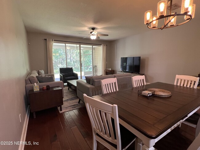 Building Photo - 4193 Highwood Dr