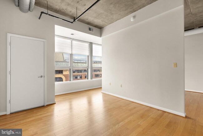 Building Photo - 1300 N St NW