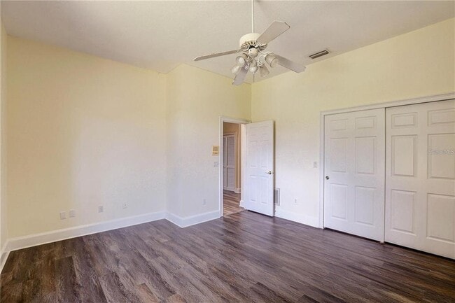 Building Photo - 2208 Hampstead Ct