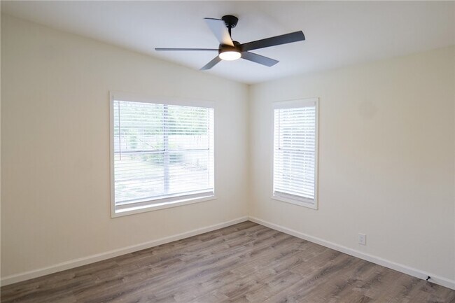 Building Photo - 10822 Mayfield Dr