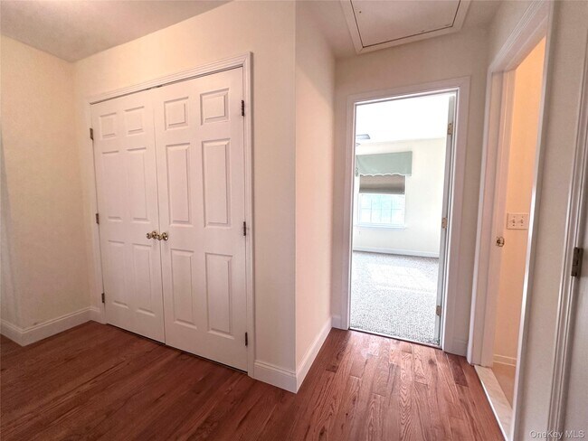 Building Photo - 4806 Ridgecrest Dr