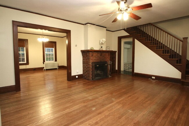 Building Photo - Charming 1950s Home Just Minutes from Downtown Harrisonburg!