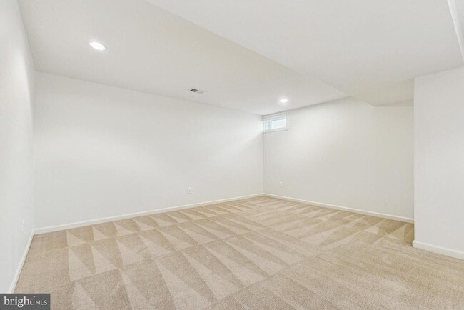 Building Photo - 16056 Sheringham Way