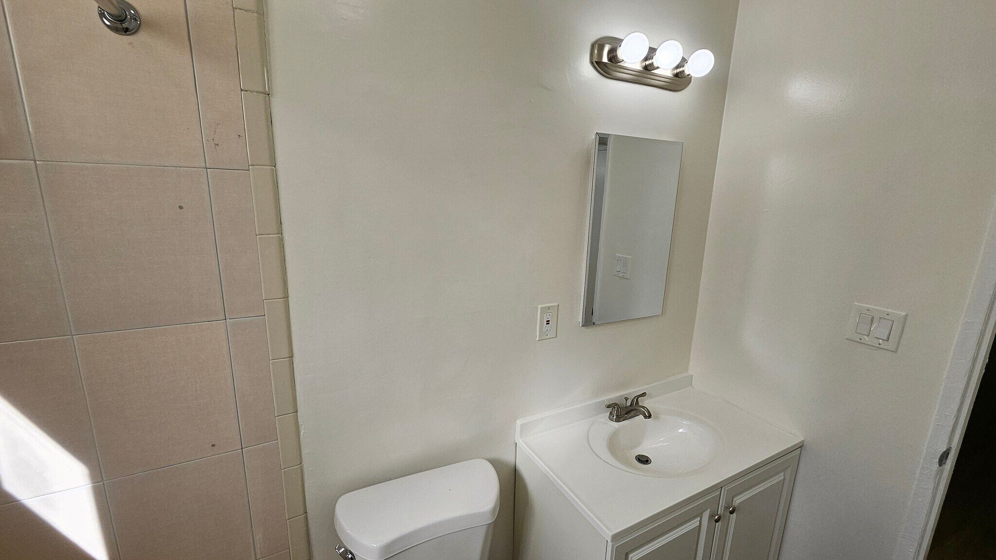 Building Photo - 815 Benton Wy