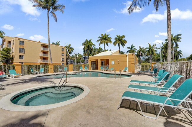 Building Photo - 1450 SE 3rd Ave