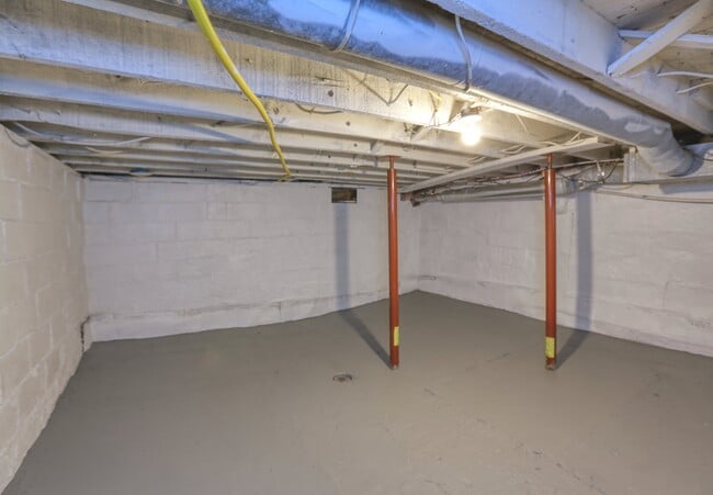 Building Photo - 119 Semmens St
