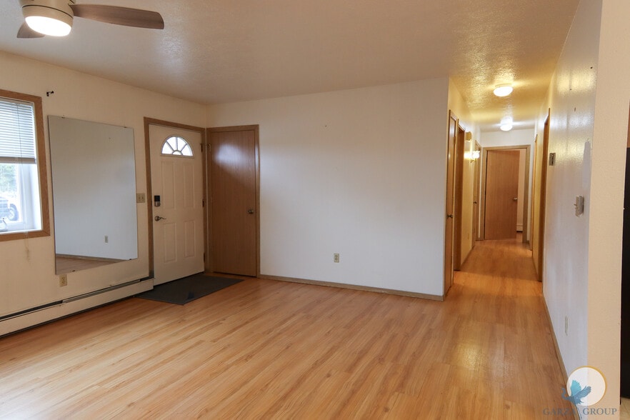 Building Photo - 213 Yukon Dr