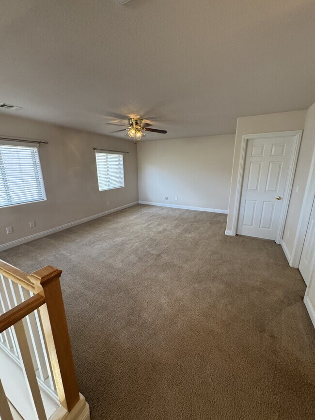 Building Photo - Sky Canyon Area Home w/ 3 Beds PLUS Loft & Solar