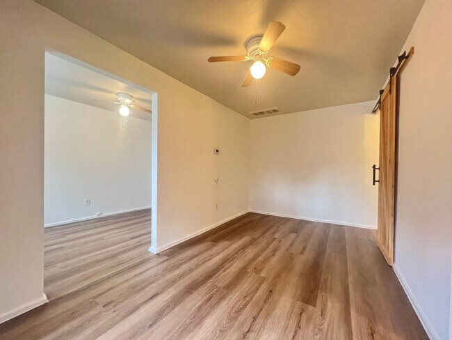 Building Photo - 1036 E 43rd St