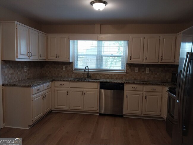 Building Photo - 4820 Westbourne Dr