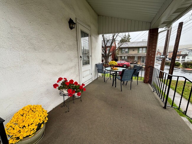 Building Photo - Lovely Single Family Home in Emmaus