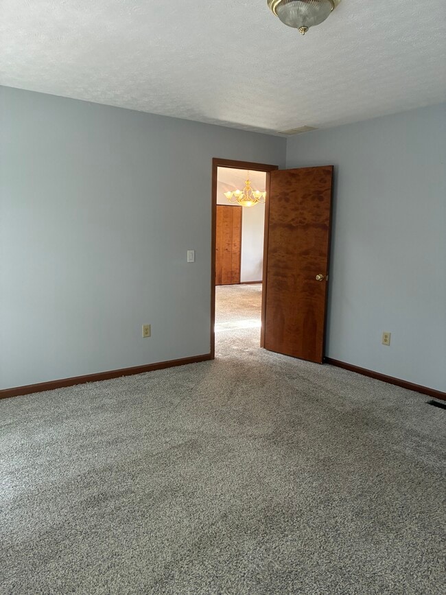 Building Photo - 995 Wren Ct