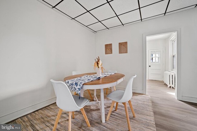 Building Photo - 312 E Eleanor St