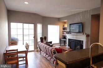 Building Photo - 3920 Penderview Dr