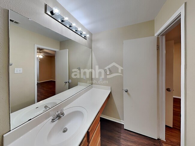 Building Photo - 13205 Vizquel Loop