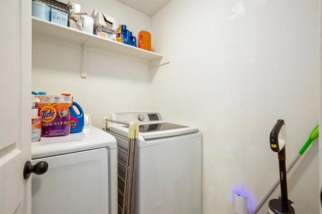 Building Photo - 13803 Randalstone Dr