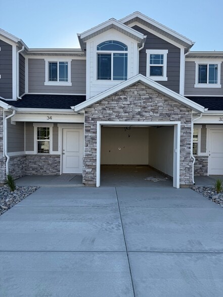 Building Photo - 2070 N 325 E