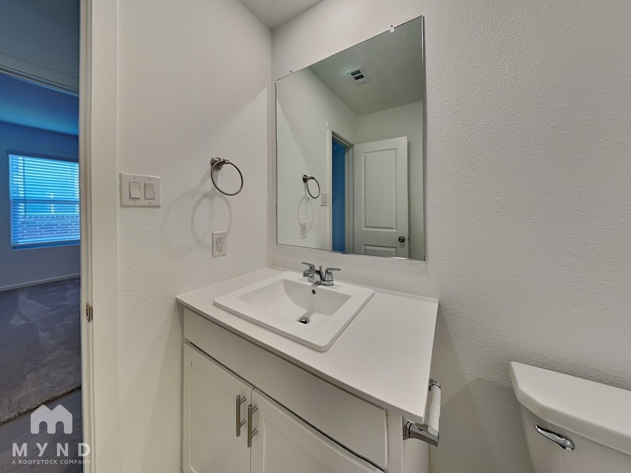 Building Photo - 2057 Belgian Dr