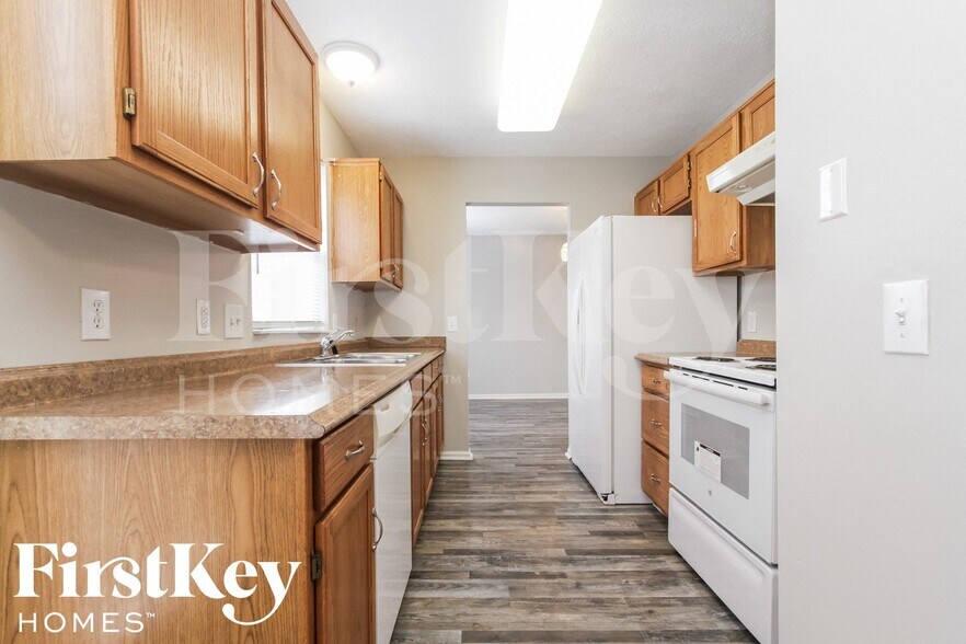 Building Photo - 7474 Carnation Ln