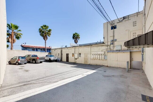 Building Photo - 2951 Honolulu Ave