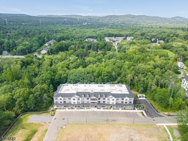 Building Photo - 20 Encampment Ct