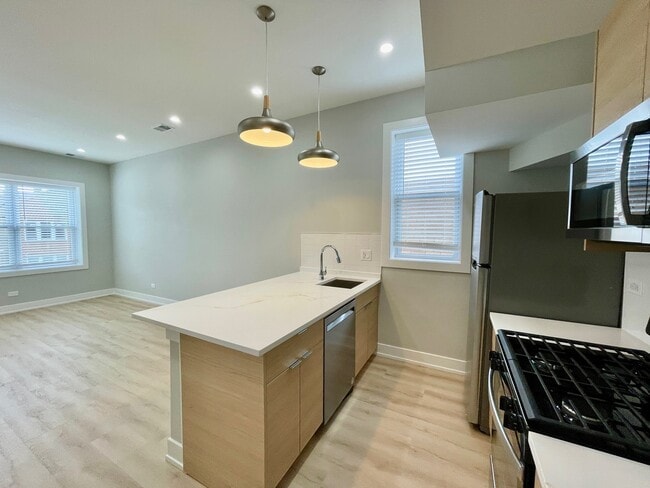 Building Photo - 2238 W 24th St