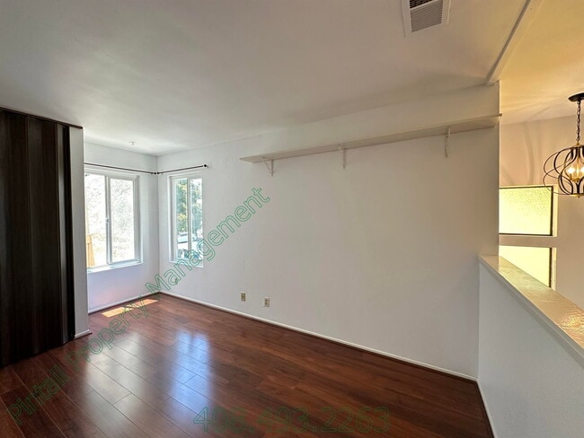 Building Photo - 802 Kingfisher Terrace