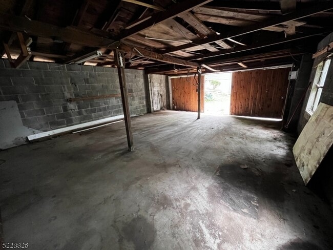 Building Photo - 15 Lawnwood Ave